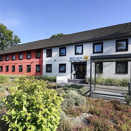 Best Deal Airporthotel Веце Екстериор снимка