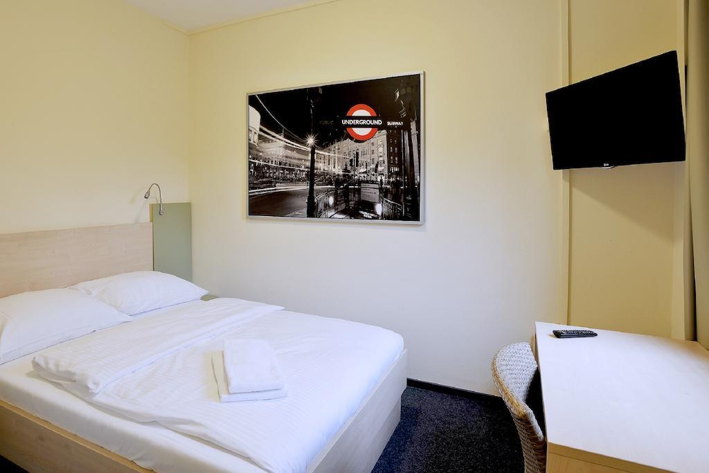 Best Deal Airporthotel Веце Стая снимка