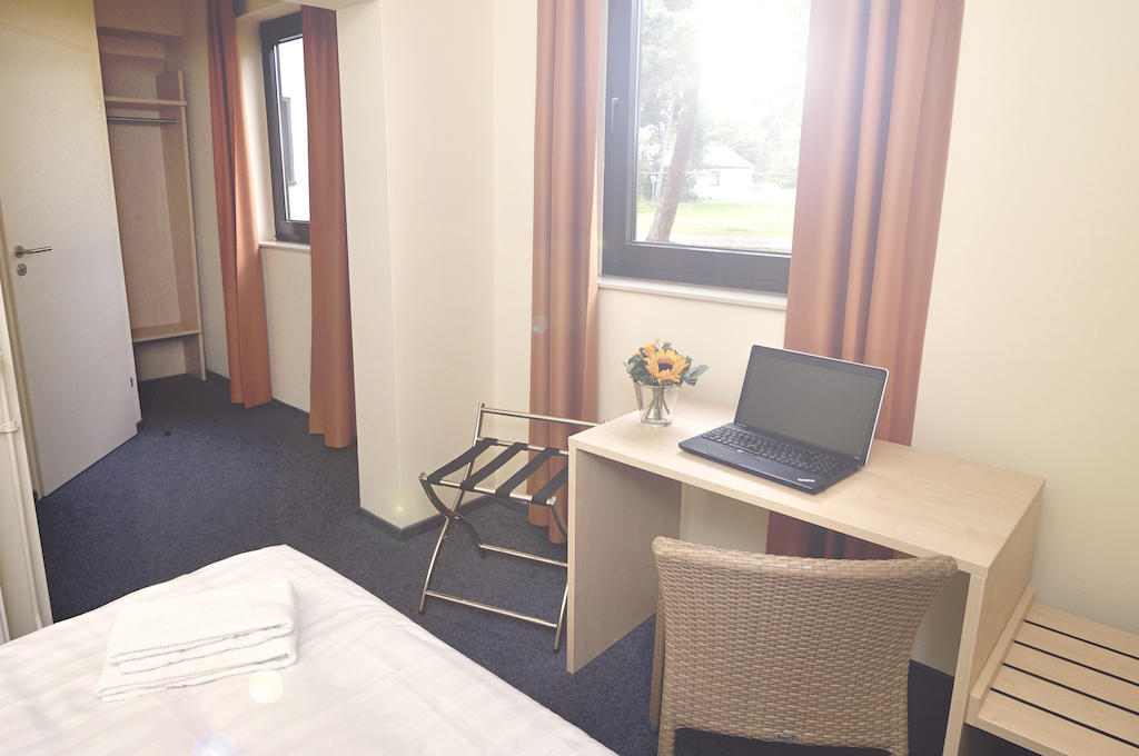 Best Deal Airporthotel Веце Стая снимка
