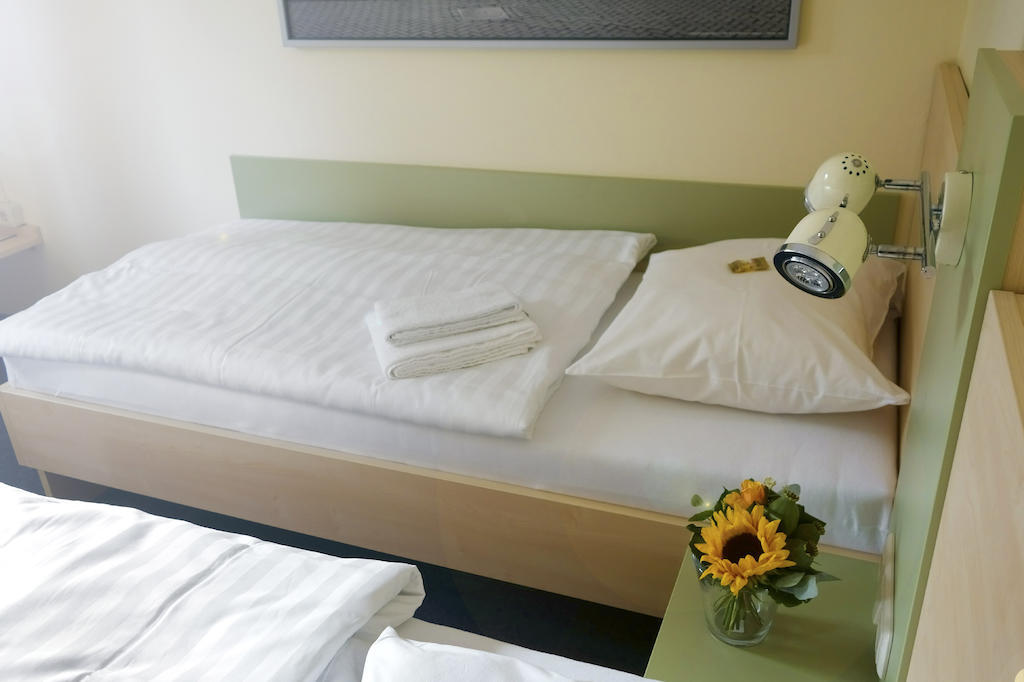 Best Deal Airporthotel Веце Стая снимка